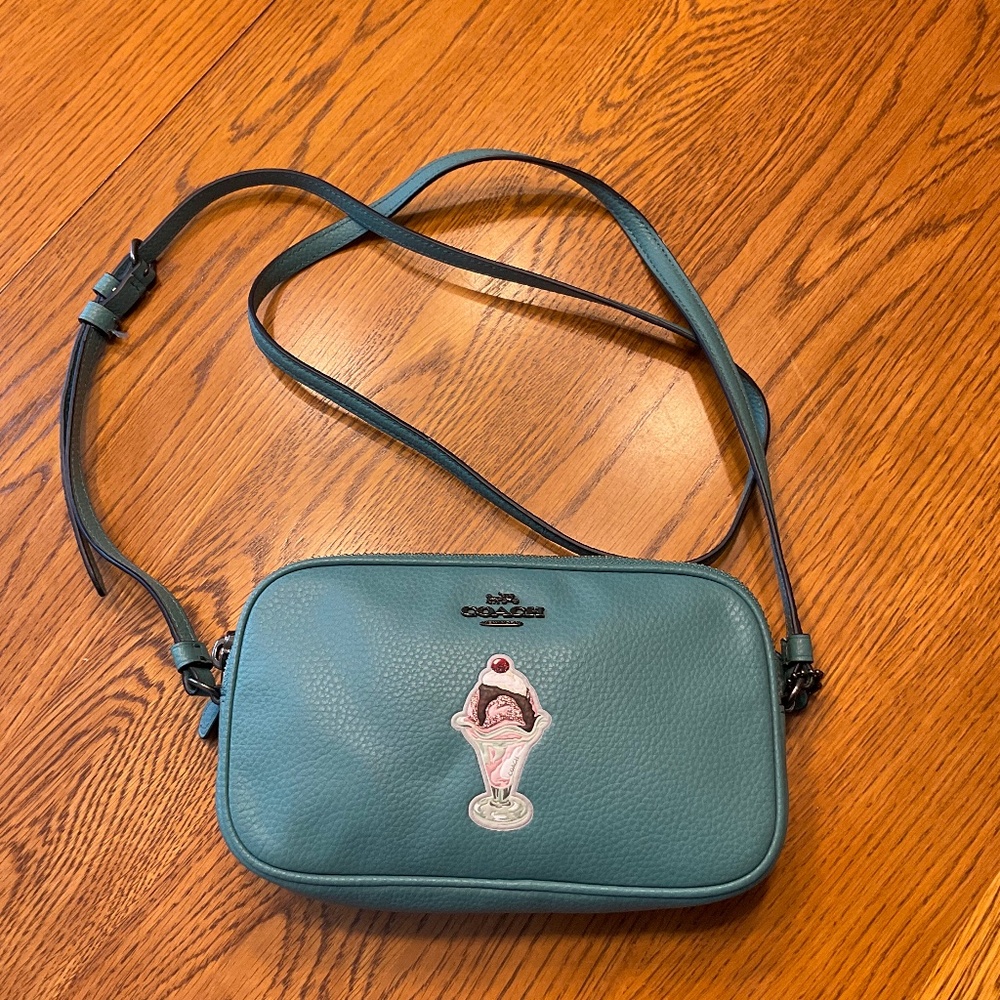Coach Ice Cream Sundae crossbody EUC Blue green